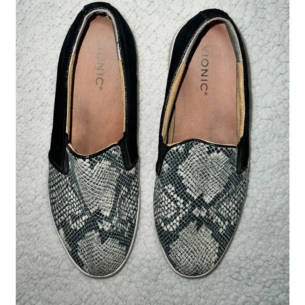Vionic Slip-on Loafer, Black/ snake print - size 8 - Q12